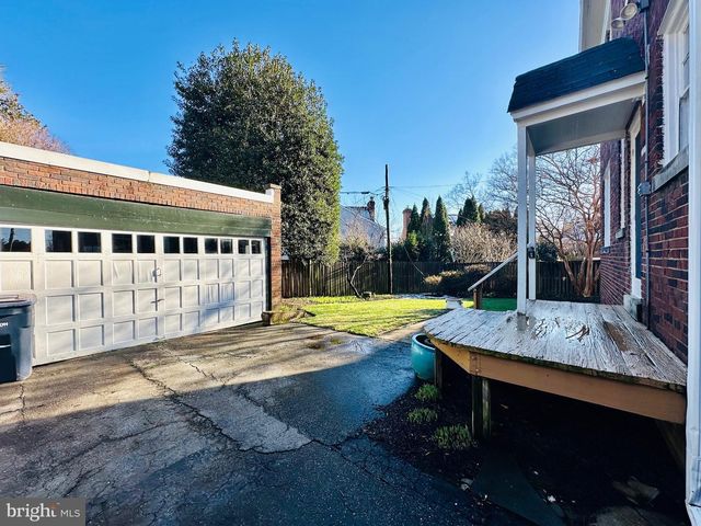 6117 WESTERN AVE NW, Washington, DC 20015