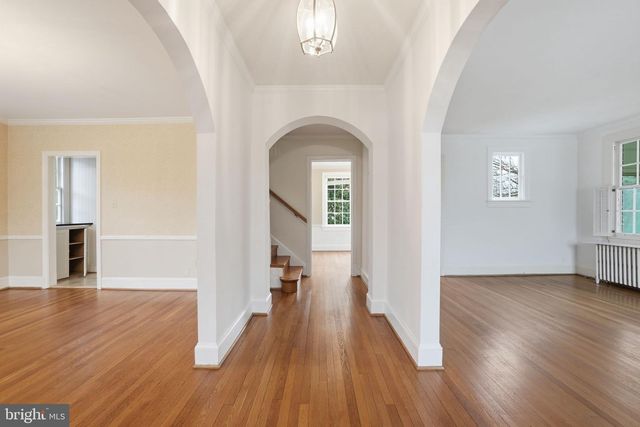 6117 WESTERN AVE NW, Washington, DC 20015