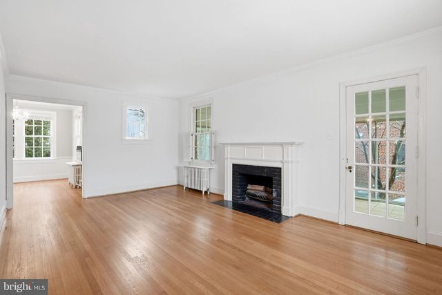 6117 WESTERN AVE NW, Washington, DC 20015