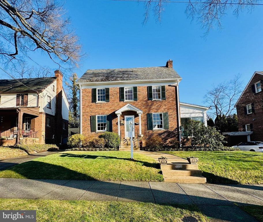 6117 WESTERN AVE NW, Washington, DC 20015