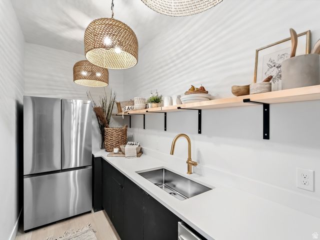 1975 E GUNDERSON LN, Holladay, UT 84124