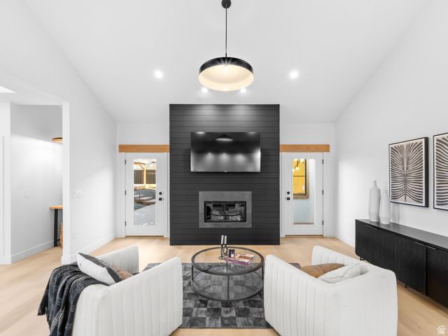 1975 E GUNDERSON LN, Holladay, UT 84124