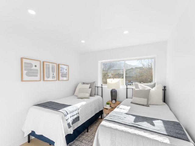 1975 E GUNDERSON LN, Holladay, UT 84124