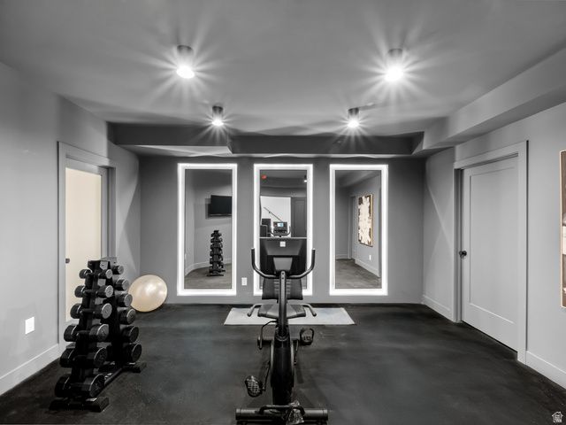 1975 E GUNDERSON LN, Holladay, UT 84124