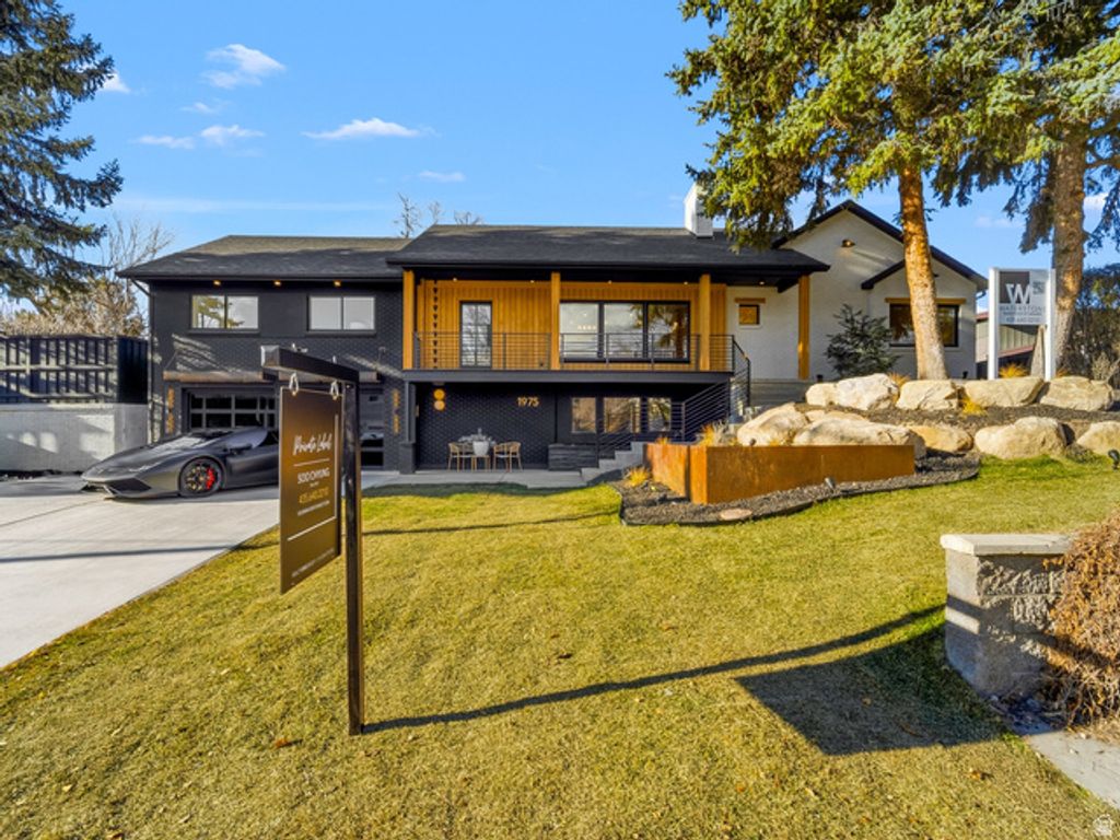 1975 E GUNDERSON LN, Holladay, UT 84124