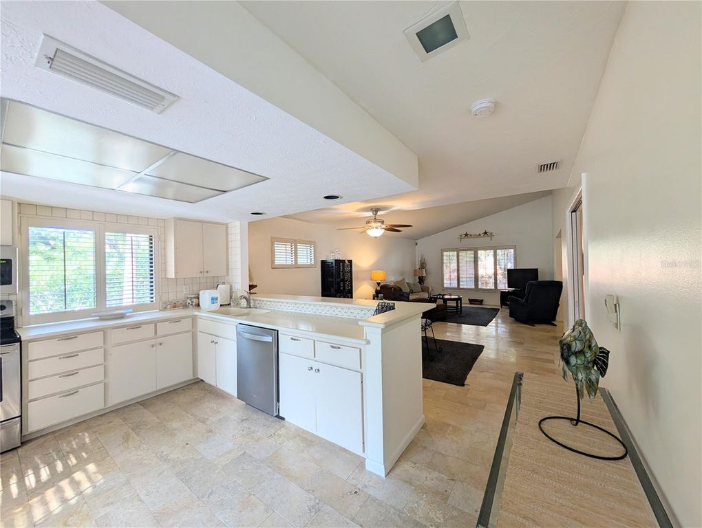 Image 6 of property listing at 3426 WOOD OWL CIRCLE 73B, Bradenton, FL 34210