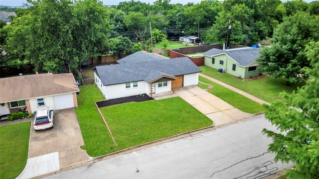341 Lena Lane, Burleson, TX 76028