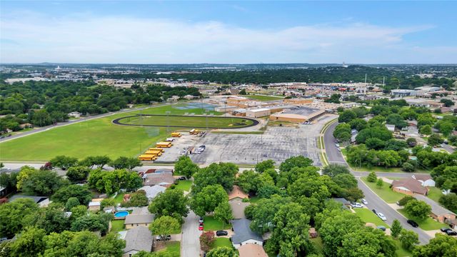341 Lena Lane, Burleson, TX 76028