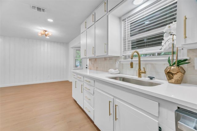 341 Lena Lane, Burleson, TX 76028