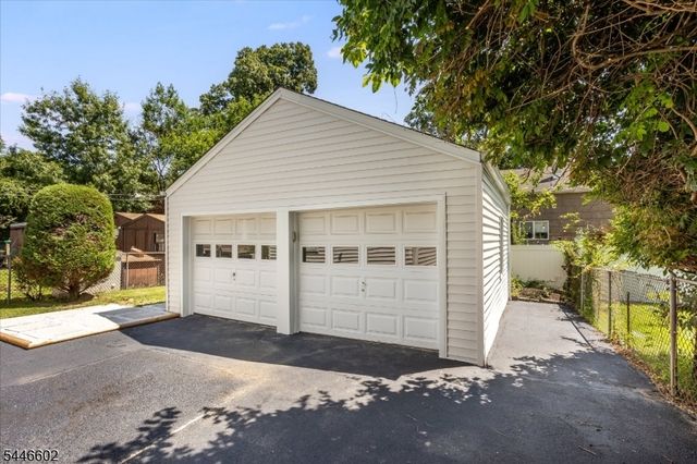 202 Marcella Rd, Parsippany-troy Hills Twp., NJ 07054