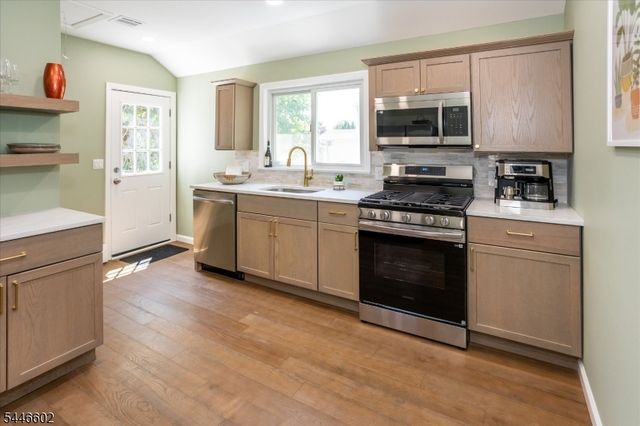 202 Marcella Rd, Parsippany-troy Hills Twp., NJ 07054