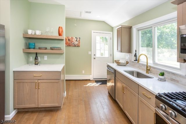 202 Marcella Rd, Parsippany-troy Hills Twp., NJ 07054