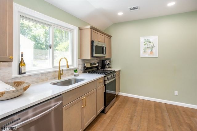 202 Marcella Rd, Parsippany-troy Hills Twp., NJ 07054