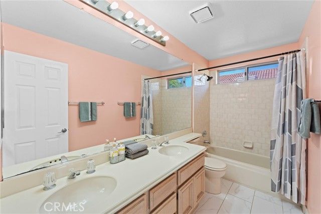 1020 La Salle Circle, Corona, CA 92879