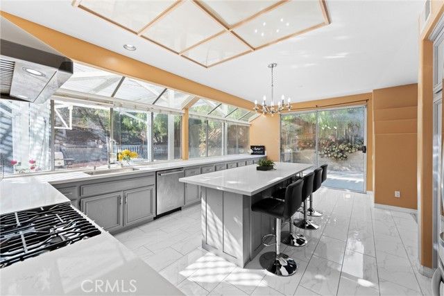 1020 La Salle Circle, Corona, CA 92879