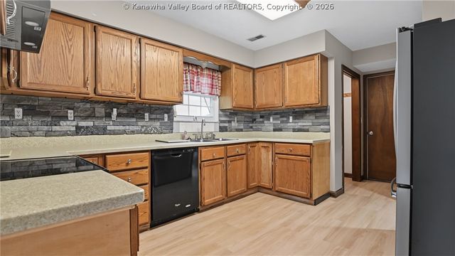 111 Matthew Avenue, Poca, WV 25159