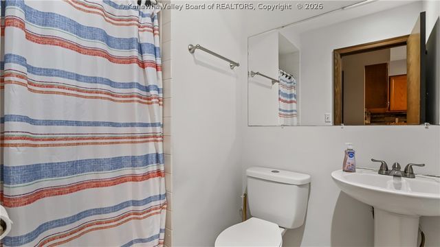 111 Matthew Avenue, Poca, WV 25159