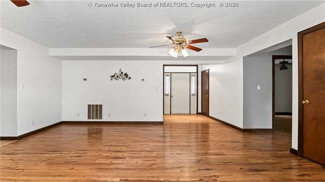 111 Matthew Avenue, Poca, WV 25159