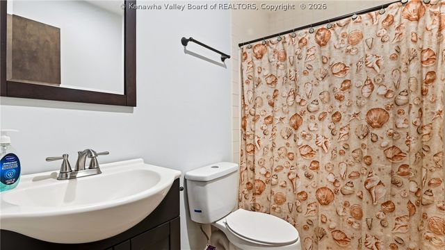 111 Matthew Avenue, Poca, WV 25159