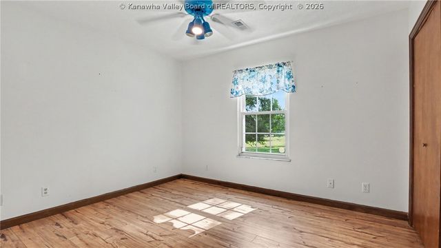 111 Matthew Avenue, Poca, WV 25159