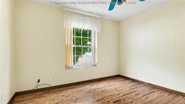 111 Matthew Avenue, Poca, WV 25159