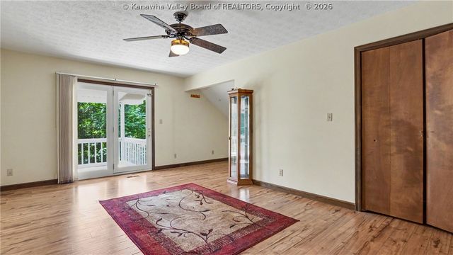 111 Matthew Avenue, Poca, WV 25159