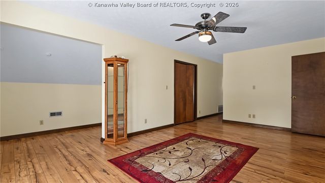 111 Matthew Avenue, Poca, WV 25159