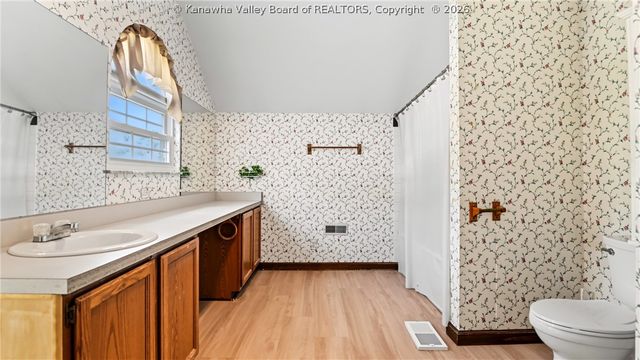111 Matthew Avenue, Poca, WV 25159