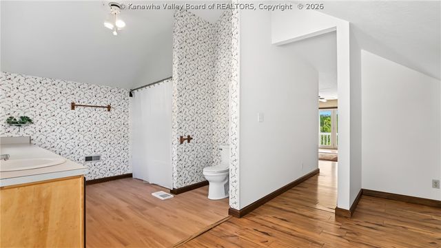 111 Matthew Avenue, Poca, WV 25159