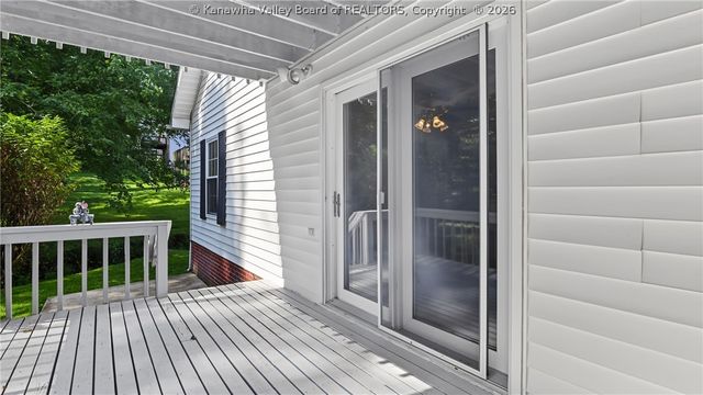 111 Matthew Avenue, Poca, WV 25159