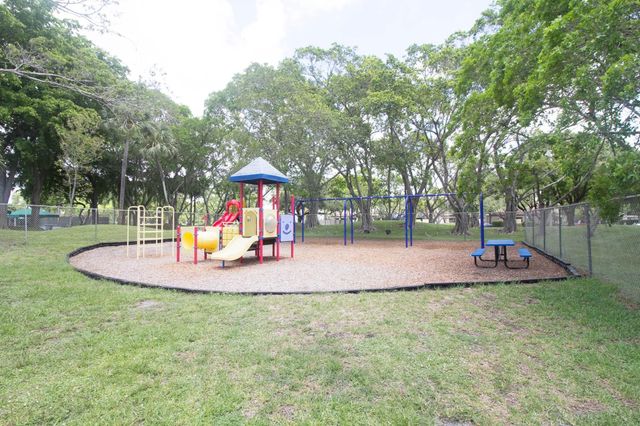 2316 S Cypress Bend Drive 218, Pompano Beach, FL 33069