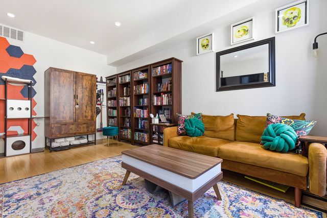 1811 W 17th Street 303, Chicago, IL 60608