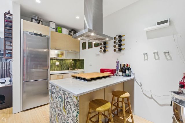 1811 W 17th Street 303, Chicago, IL 60608