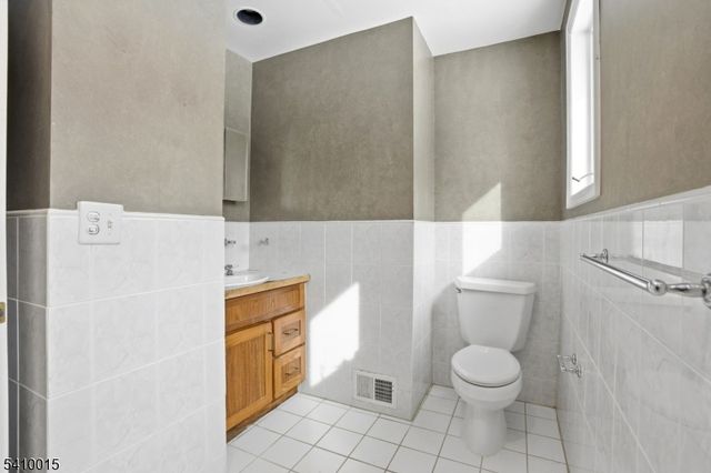 46 W Hanover Ave, Randolph Twp., NJ 07869