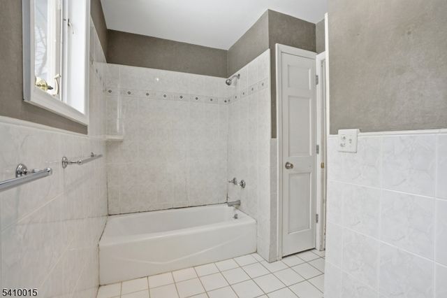 46 W Hanover Ave, Randolph Twp., NJ 07869