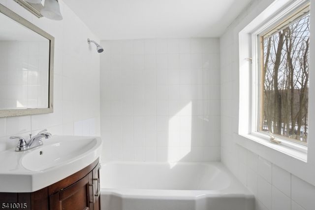 46 W Hanover Ave, Randolph Twp., NJ 07869