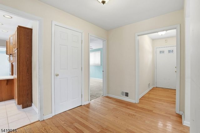 46 W Hanover Ave, Randolph Twp., NJ 07869