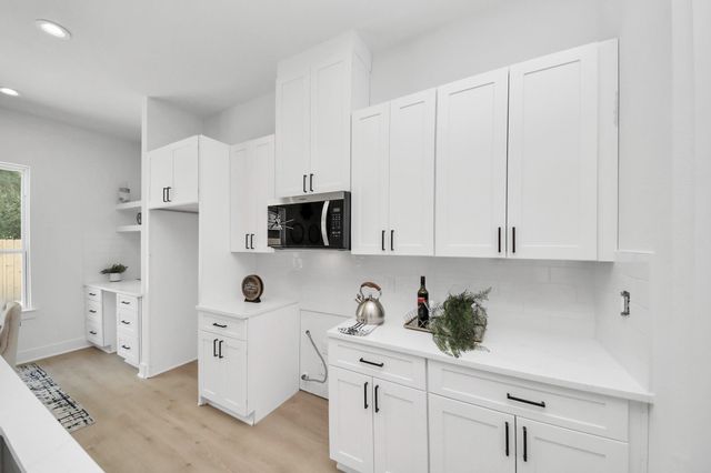 860 Rachel St Street B, Houston, TX 77091