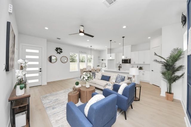 860 Rachel St Street B, Houston, TX 77091