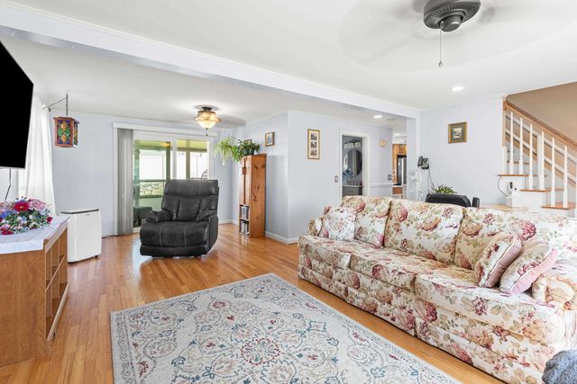 7 Hopi Drive, Nashua, NH 03063