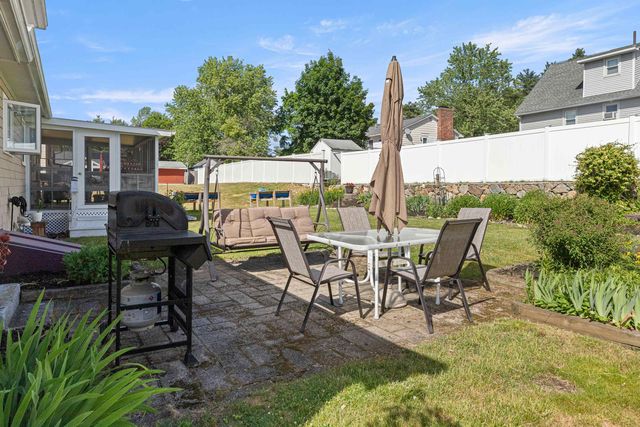 7 Hopi Drive, Nashua, NH 03063