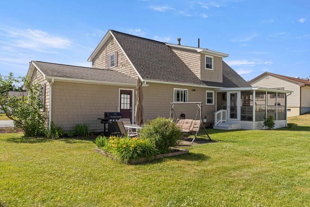 7 Hopi Drive, Nashua, NH 03063