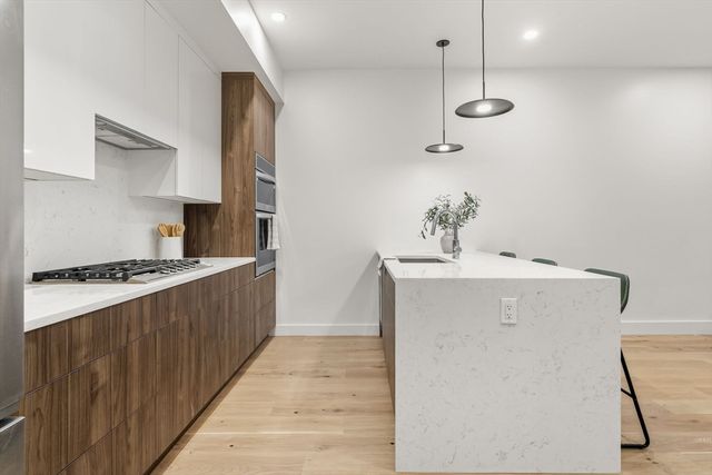 47 Condor 202A, Boston, MA 02128