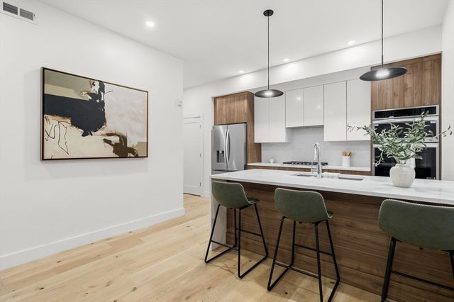 47 Condor 202A, Boston, MA 02128