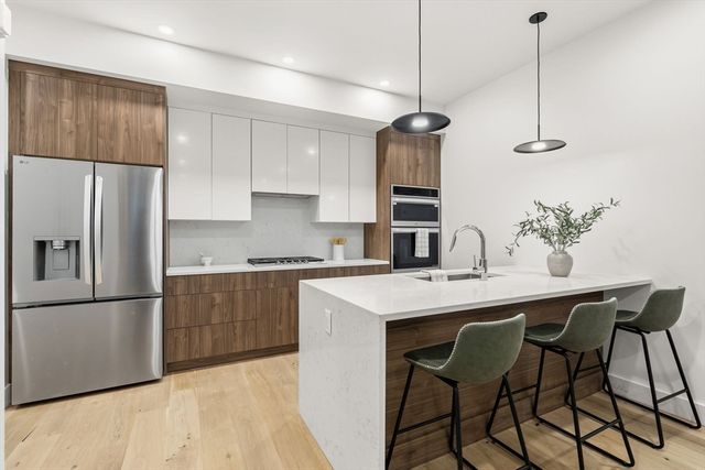 47 Condor 202A, Boston, MA 02128