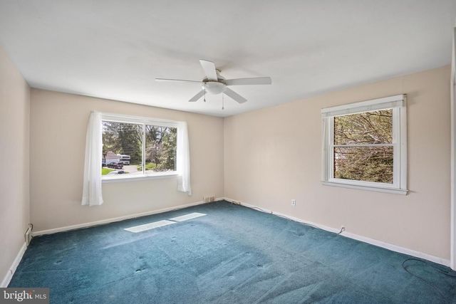 8 LOCUST DR, Malvern, PA 19355