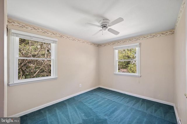 8 LOCUST DR, Malvern, PA 19355