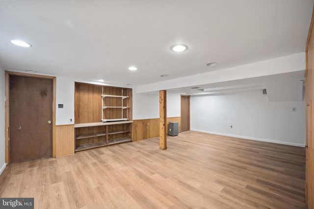 8 LOCUST DR, Malvern, PA 19355