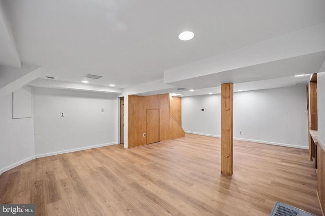 8 LOCUST DR, Malvern, PA 19355