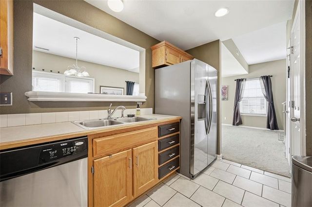 385 W Acorn Street, Gardner, KS 66030